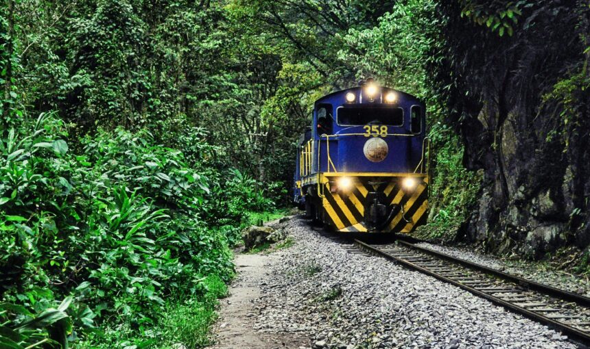 Train Machu Picchu : comparatif complet des prix, compagnies et options (PeruRail vs Inca Rail)